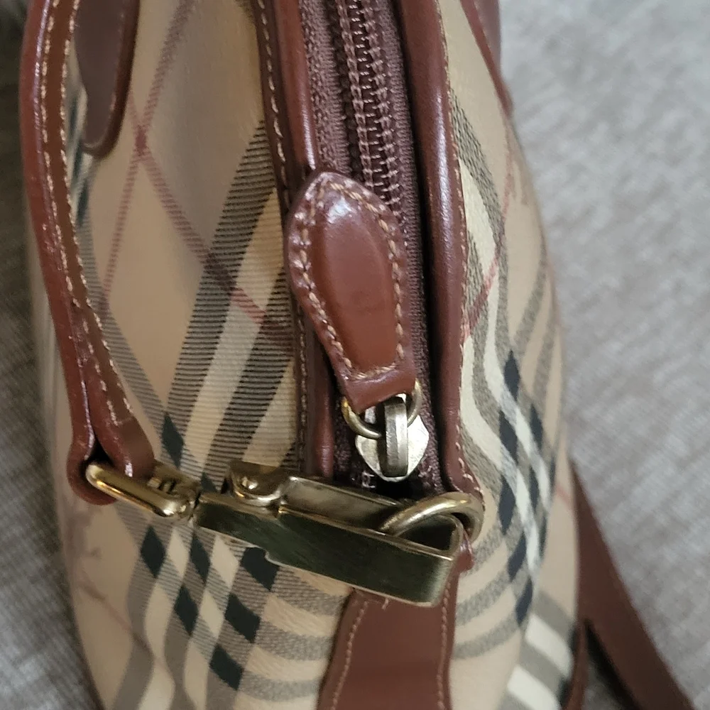 BurberryBurberry Nova Check Hand Bag, Crossbody Pvc Leather, Authentic. w/COA - Picture 3 of 16